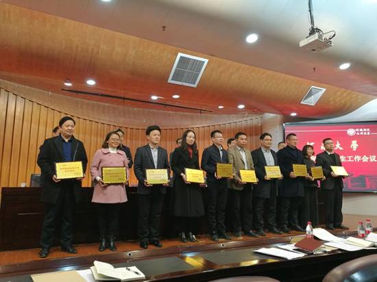 //wxy.zhuboshipin.org/__local/F/31/51/80765A85DBFD90EFAE9B94B1B7A_E596C5E7_171F0.jpg