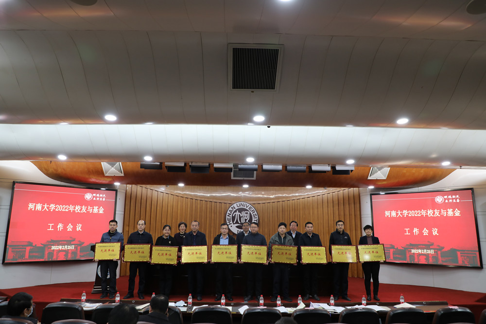 //news.zhuboshipin.org/__local/D/4C/11/E1819B2C2BBF9C64A8CC0400343_F9865559_2A371.jpg